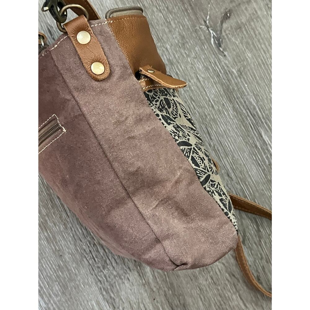 Myra DIZZY CIRCLE Canvas/Leather Crossbody Boho Shoulder Bag - Picture 12 of 14